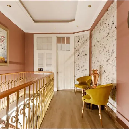 Happy House Comfort 3*