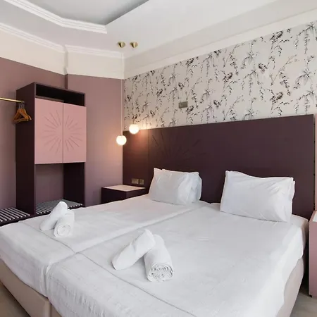 Happy House Comfort Konukevi 3*