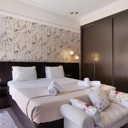 Happy House Comfort Konukevi 3*