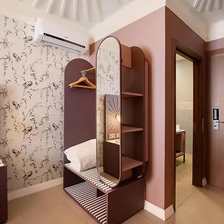 Happy House Comfort 3*