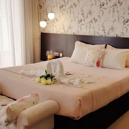 Happy House Comfort 4* Фару