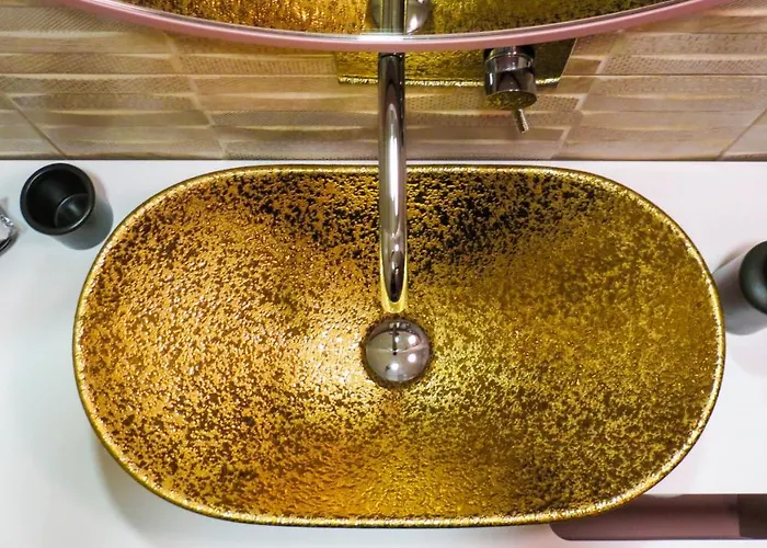 Happy House Comfort 4*