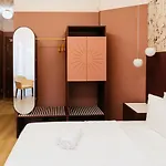 Happy House Comfort Affittacamere 4*
