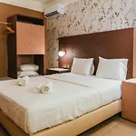 Happy House Comfort 4*