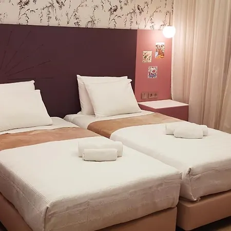 Happy House Comfort Gasthof 4*