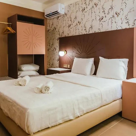 Happy House Comfort 3*